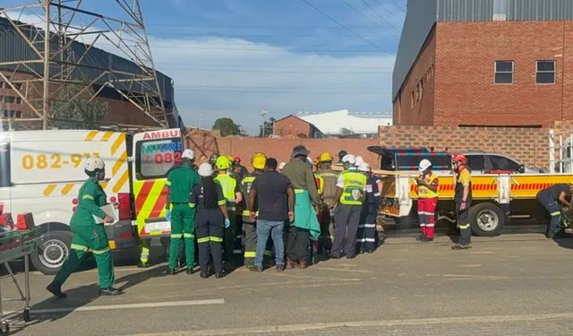 Johannesburg’da İnşaat Faciası: Beton Dökümü Sırasında Bina Çöktü!