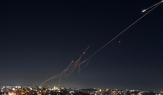 İran'dan füze saldırıları: İşgalci israilde şiddetli patlamalar!