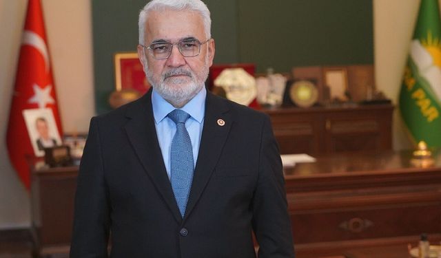 HÜDA PAR Genel Başkanı Yapıcıoğlu: "Mesleğinin izzetini koruyan tüm avukatları tebrik ediyorum"