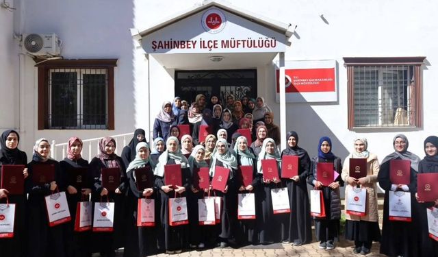 Onlarca hafıza belgeleri takdim edildi