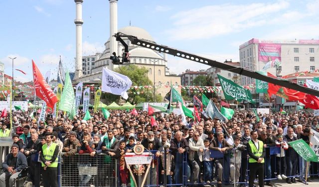 İstanbul'da Mevlid-i Nebi Mesajı Okundu: Peygamber Kararlılığı Kuşanılmalı!