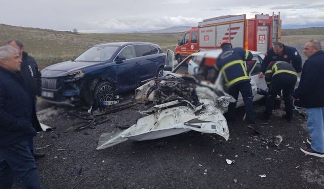 Nevşehir'de iki otomobil çarpıştı: 1 ölü, 2 yaralı
