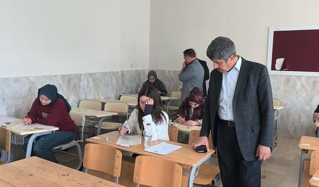 Öğrenciler umre ödülü için yarıştı