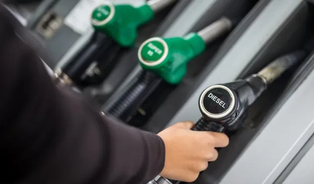 Petrol düştü, vatandaş akaryakıtta da indirim bekliyor.. Güncel fiyatlar