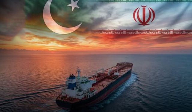 Pakistan bayraklı tanker Hürmüz Boğazı'nı geçti!