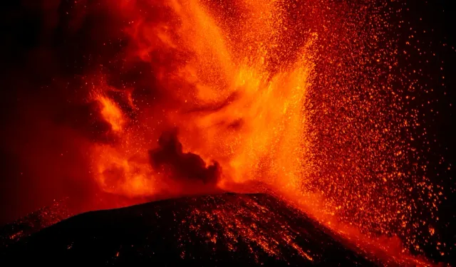 Etna Yanardağı'nın sırrı çözülüyor
