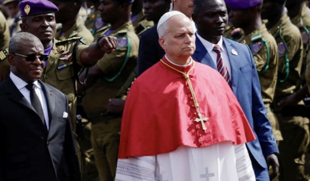 Papa: Dünyayı bir avuç zorba harap ediyor