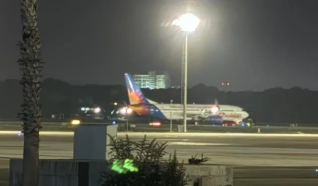 Antalya'dan İngiltere'ye gidecek olan uçak acil iniş yaptı