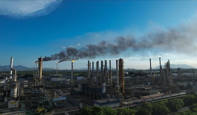 İran: Lavan Rafinerisi 10 gün içinde yeniden üretime başlıyor