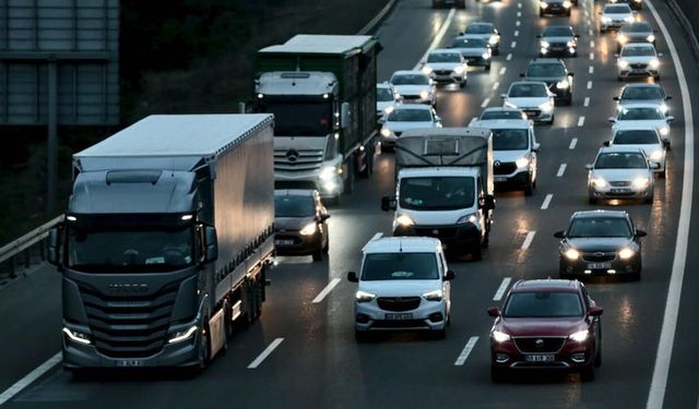 Bayram tatilinin ardından ilk iş gününde trafik yoğunluğu