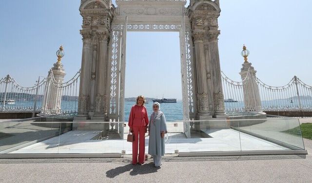 Emine Erdoğan, Kraliçe Mathilde'yi Dolmabahçe Sarayı'nda ağırladı!
