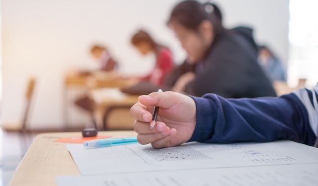 Gençleri bu kadar zorlamayın.. Yapay zeka bile YKS sorularını tam çözemedi