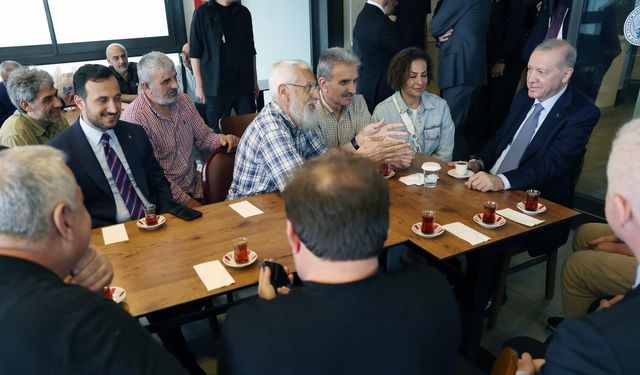 Cumhurbaşkanı Erdoğan Beyoğlu'nda vatandaşlarla bir araya geldi!