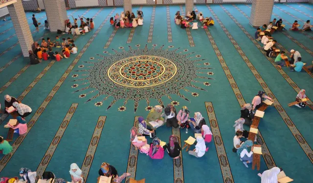 Yaz Kur’an kursları çocuklar ve gençleri bekliyor