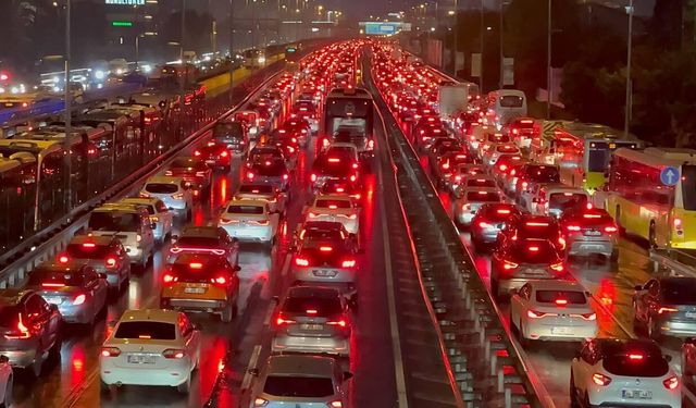 İstanbulluların dikkatine: Bazı yollar trafiğe kapatılacak!