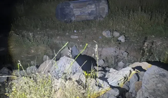 Otomobil uçuruma yuvarlandı!