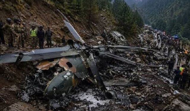 Pakistan'da bir helikopter kazası daha: Onlarca ölü var