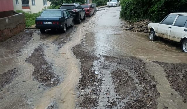 Kastamonu'da sağanak su baskınlarına yol açtı