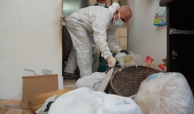 Bursa'da bir evden 5 ton atık çıkarıldı!