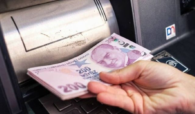 Emekli ve hak sahiplerinin maaş farkı ödemeleri netleşti