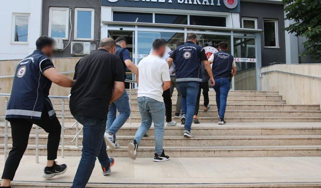 Göçmen kaçakçılığı operasyonunda 9 tutuklama!