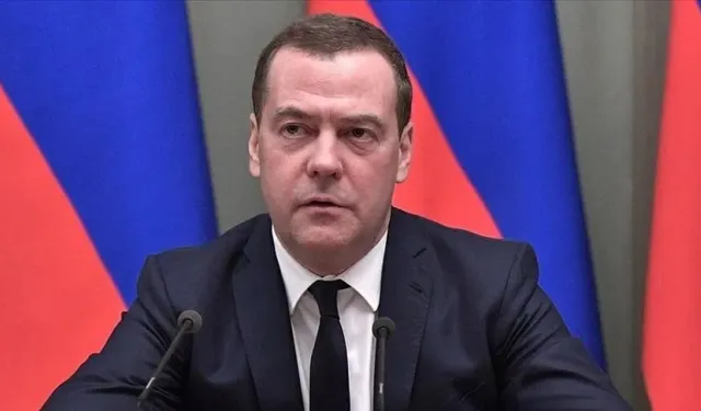 Medvedev: Hürmüz Boğazı, İran için artık nükleer silahlar kadar önemli