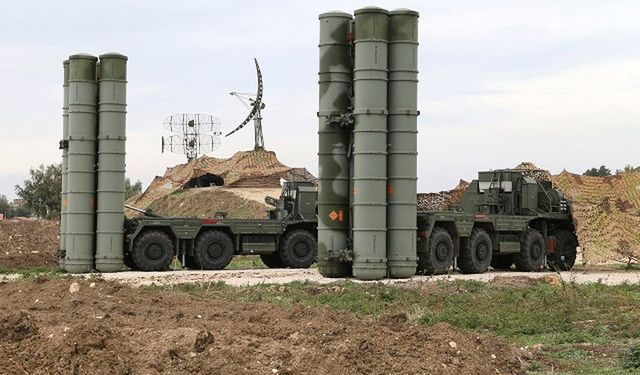 Türkiye ülkeden çıkarmak zorunda peki Yunanistan'daki S-300 neden sorun edilmiyor?