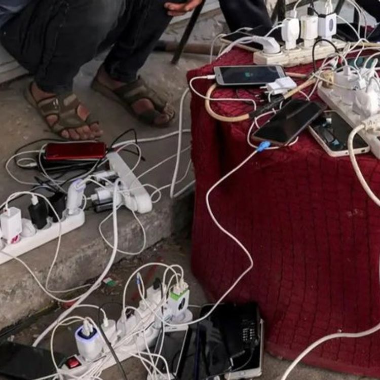 Gazze'de internet ve sabit hat hizmetleri tamamen kesildi!