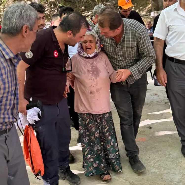 Kaybolan yaşlı kadın sağ olarak bulundu