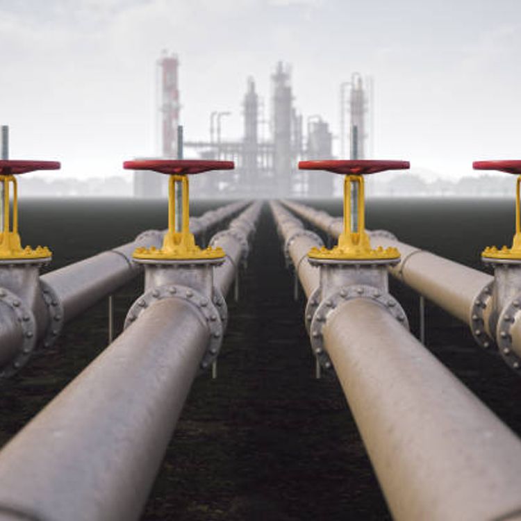 "Rus petrolünün Doğu Avrupa'ya transit geçişi durduruldu"