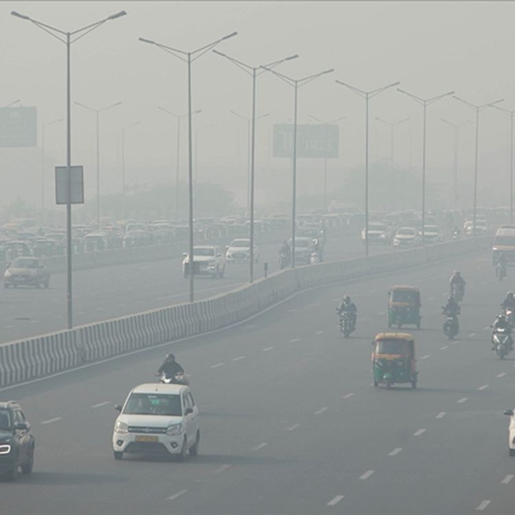 Hindistan başkentinde tehlikeli hava: Acil önlemler alındı