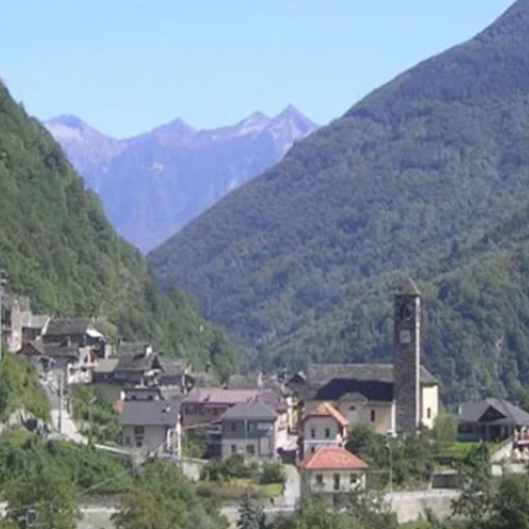 Güneşsiz geçen 84 günün ardından köy, ışığı satın aldı