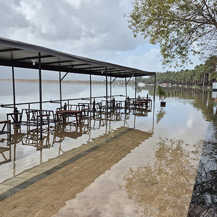 Köyceğiz Gölü Taştı: Yerleşim Yerleri Sular Altında