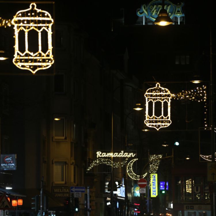 Almanya Sokaklarında Ramazan Işıltısı!