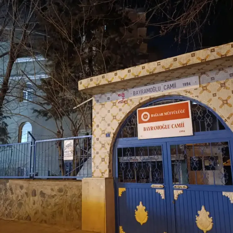 Elektriği Kesilen Bayramoğlu Camisi İbadete Kapandı!