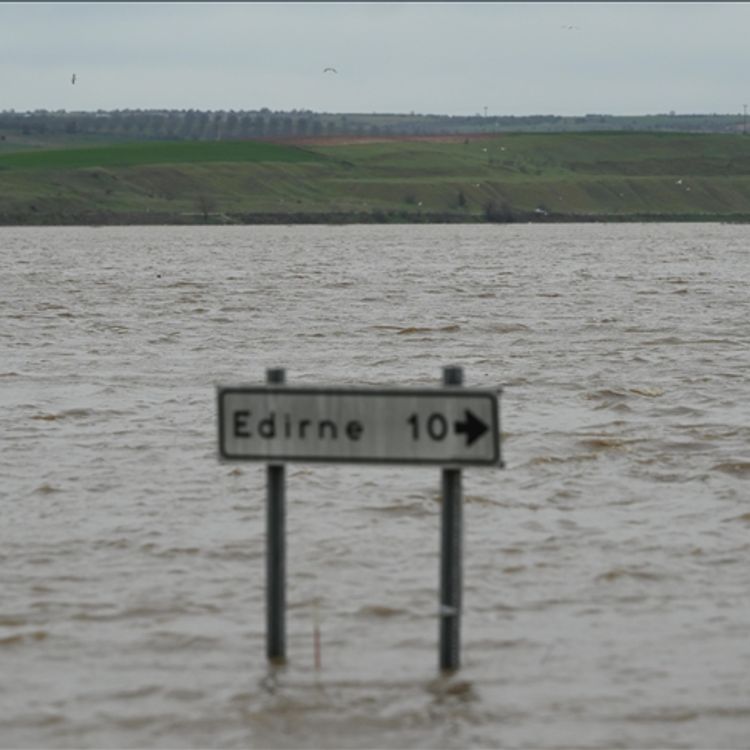 Edirne’de Nehirler Alarm Veriyor: Tunca ve Meriç’te Taşkın Mesaisi