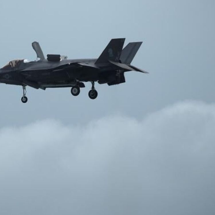 ABD'ye ait F-35 savaş uçağı vuruldu: Acil iniş yaptı!