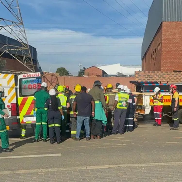 Johannesburg’da İnşaat Faciası: Beton Dökümü Sırasında Bina Çöktü!