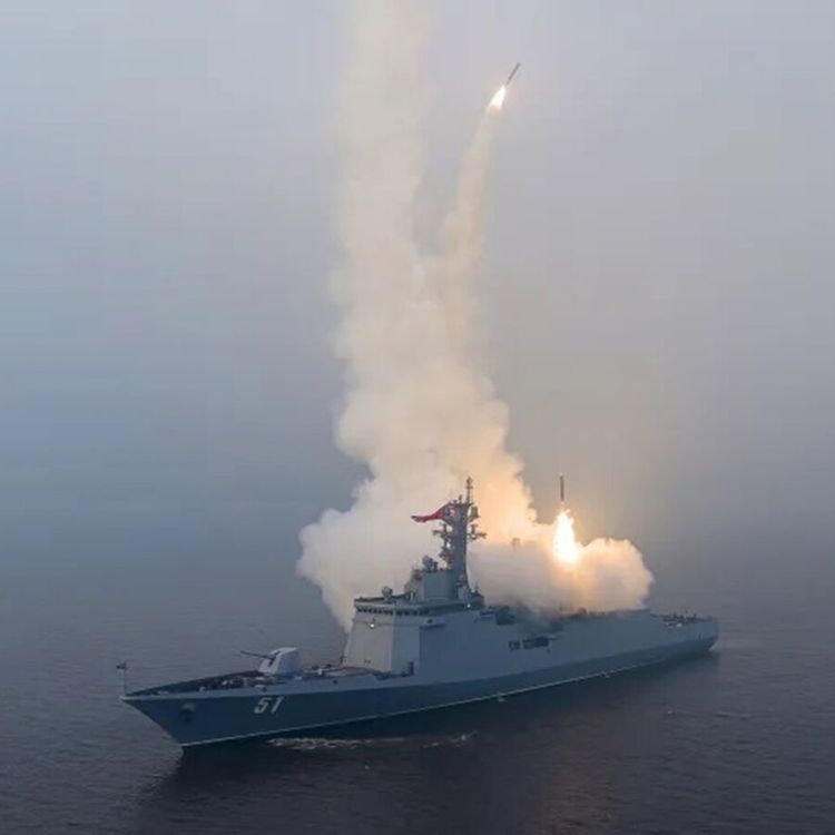 Kuzey Kore’den Yeni Savaş Gemisinde Stratejik Füze Denemesi!