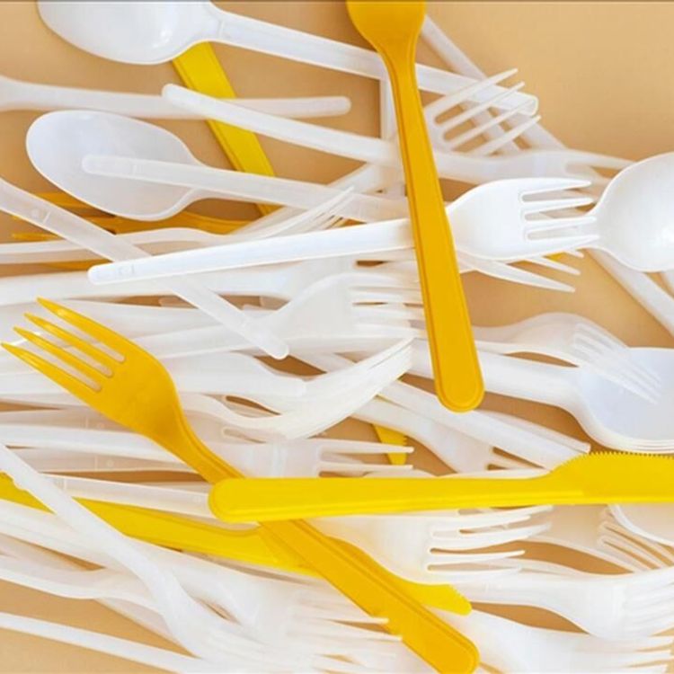 Tek kullanımlık plastik kısıtlamaları sanayide baskı ve kaygı oluşturuyor!