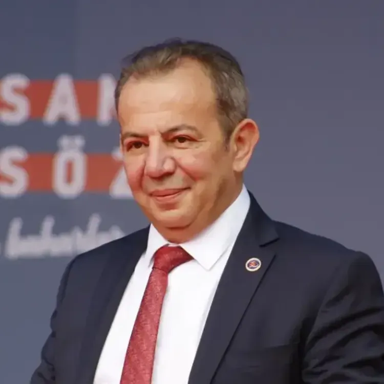 CHP'de çöküş devam ediyor: Tutuklu Bolu Belediye Başkanı Tanju Özcan CHP'den istifa etti!