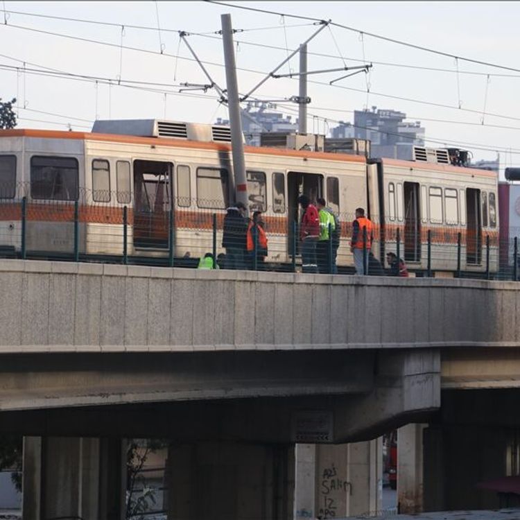 Adana'da bir vagon raydan çıktı!
