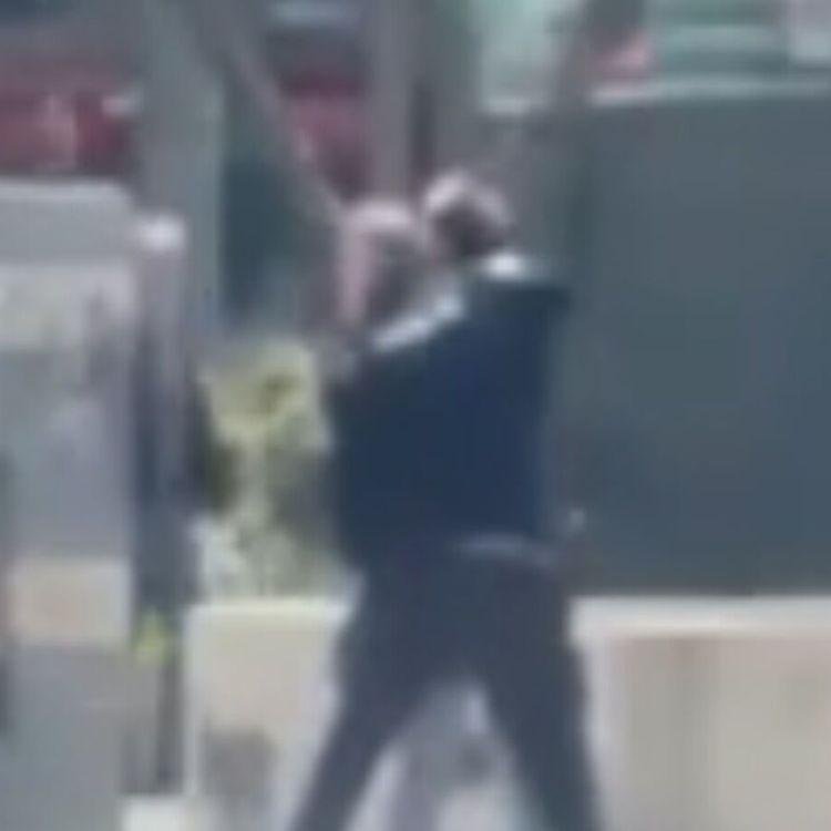 Diyarbakır'ın Sur ilçesinde silahlı saldırı paniği