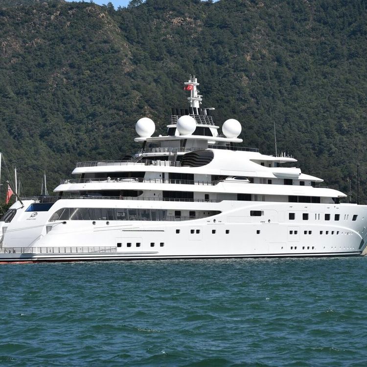 Marmaris’e yanaşan lüks geminin yakıt faturası duyanları şaşkına çevirdi