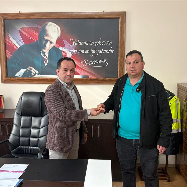 belediye işçisi 17,5 gram altın buldu! Sahibine teslim ettiler