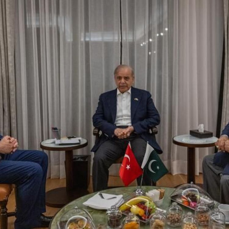 Dışişleri Bakanı Fidan, Pakistan Başbakanı Şerif ile görüştü!