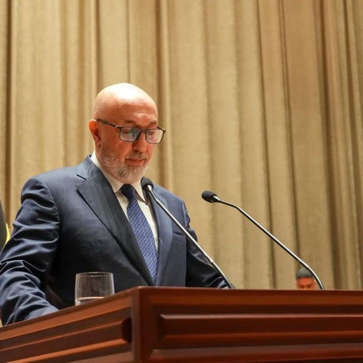 Irak'ın yeni Cumhurbaşkanı görevi devraldı!