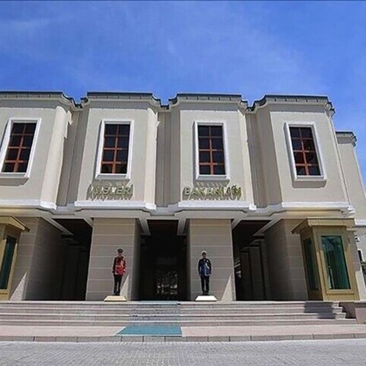 Onursal Adıgüzel görevinden uzaklaştırıldı