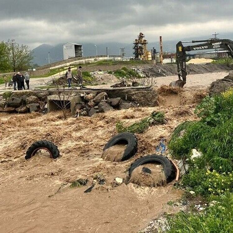 Osmaniye'de şiddetli yağış nedeniyle köprü çöktü!