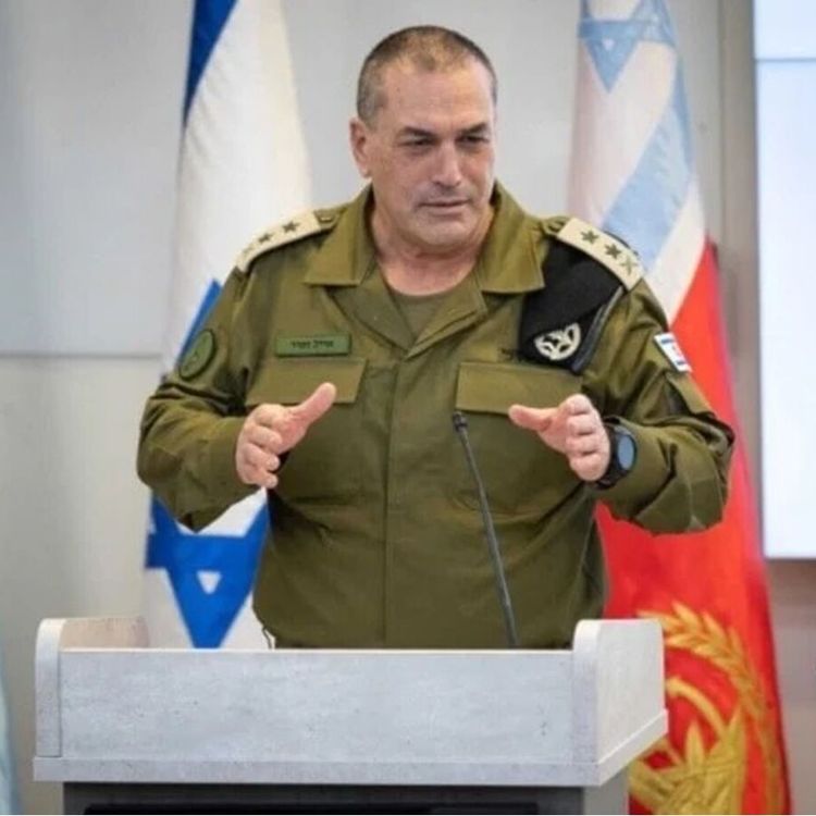 İşgalci rejimin sözde askeri başkanı BAE'yi gizlice ziyaret etti!